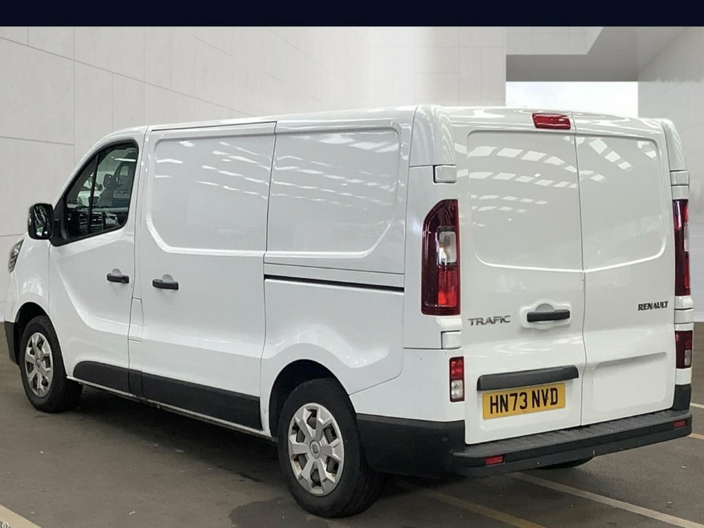 Renault Trafic 2L Advance White #3