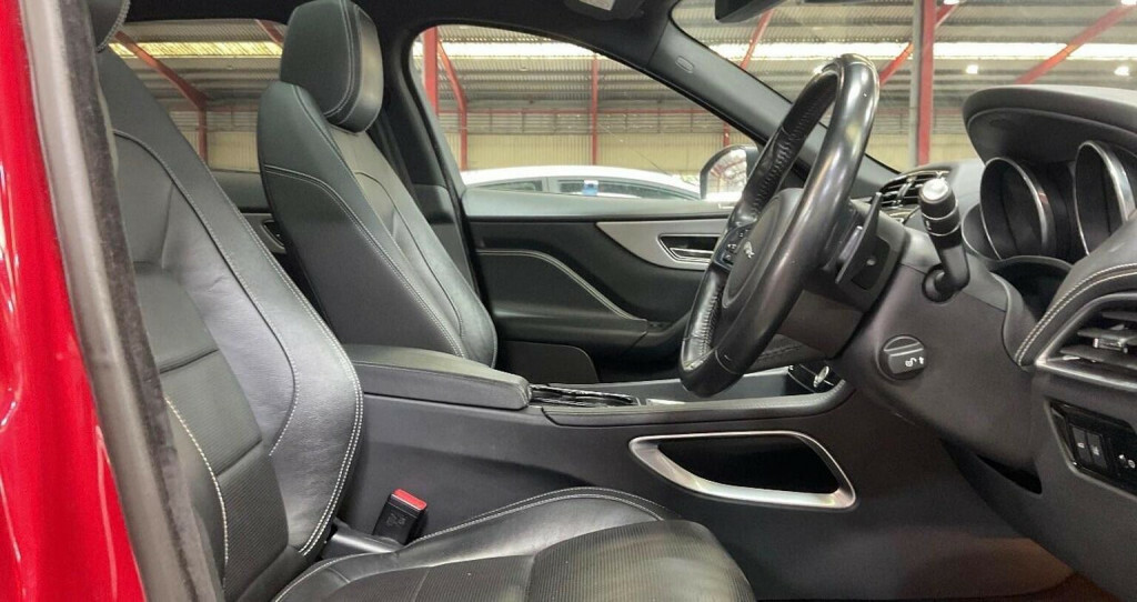 Jaguar F-Pace 2.0D R-sport Black #7