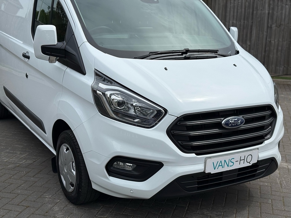 Ford Transit Custom Mpv LJ23HEE White #4