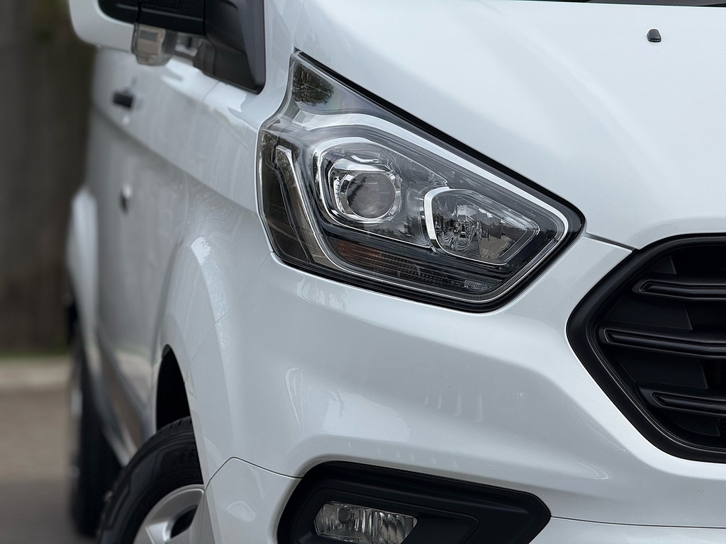 Ford Transit Custom Mpv LJ23HEE White #5