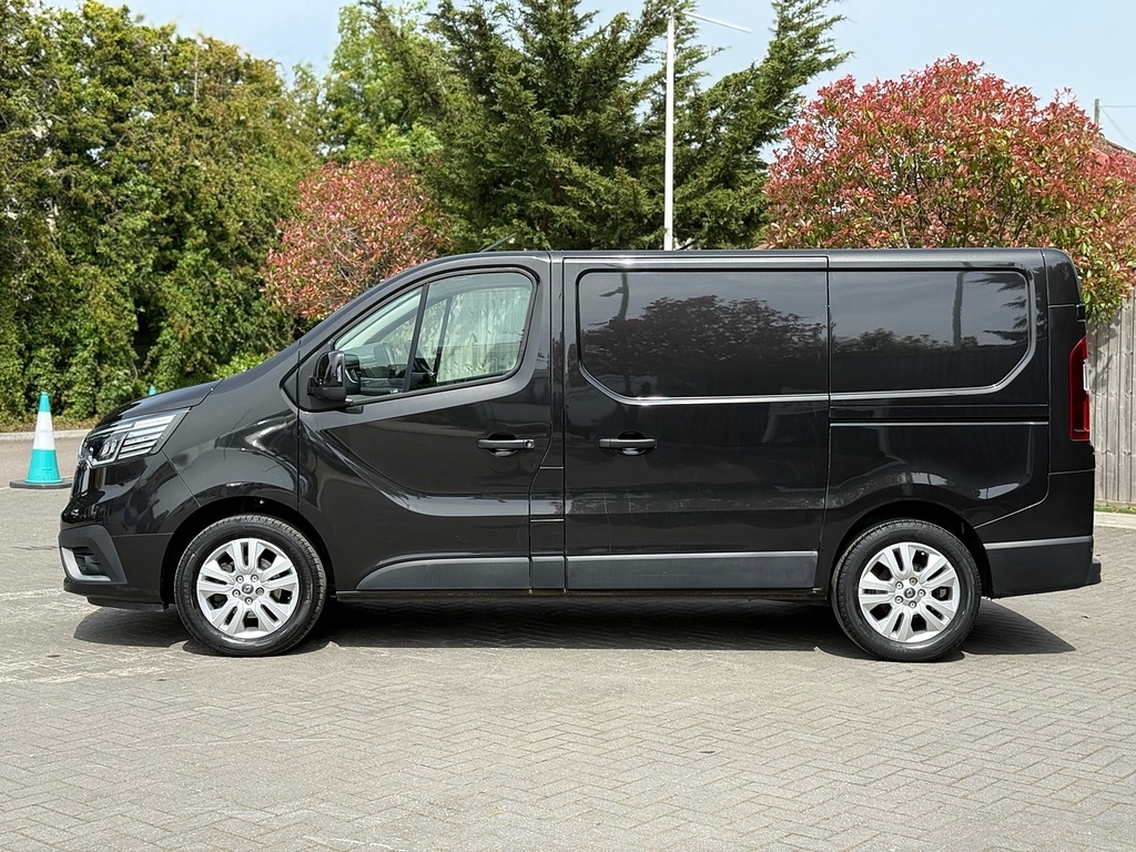 Renault Trafic Mpv MK72HFG Black #6
