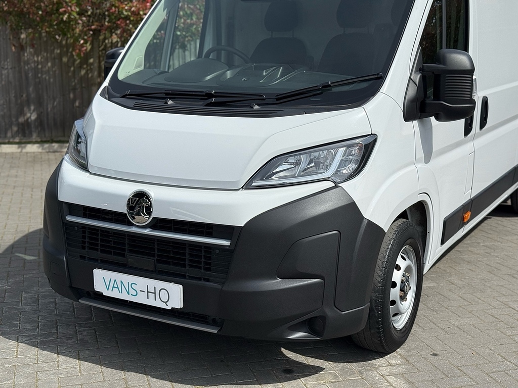Vauxhall Movano Mpv White #6