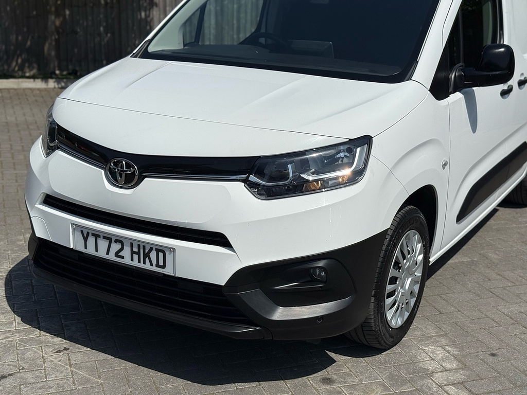 Toyota Proace City Mpv White #4