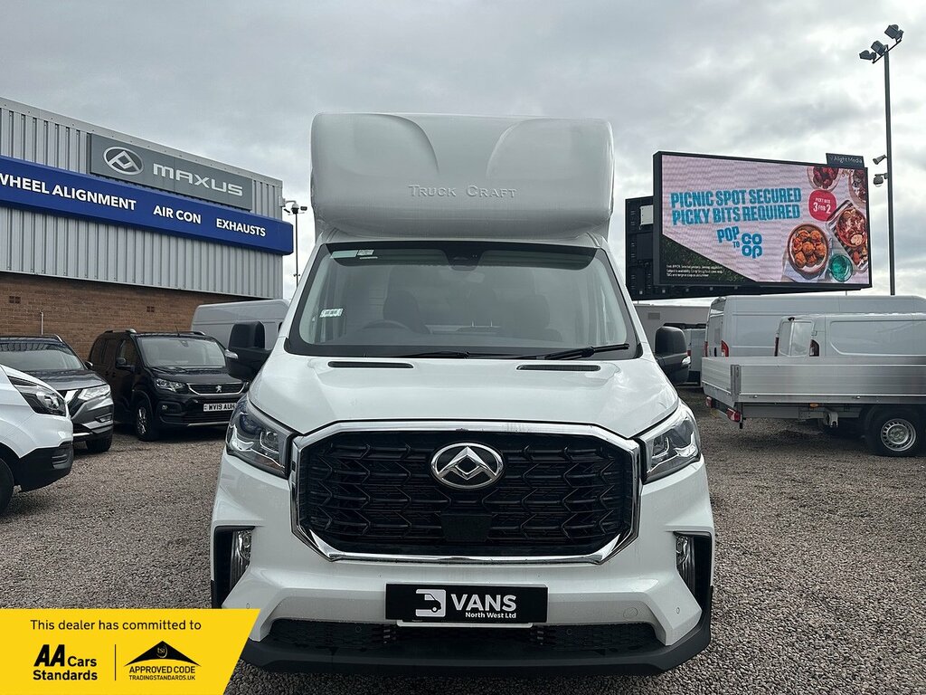 Maxus Deliver 9 D20 Luton Tail Lift White #6