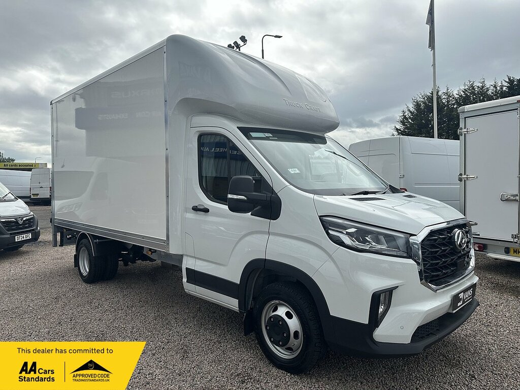 Maxus Deliver 9 D20 Luton Tail Lift White #5
