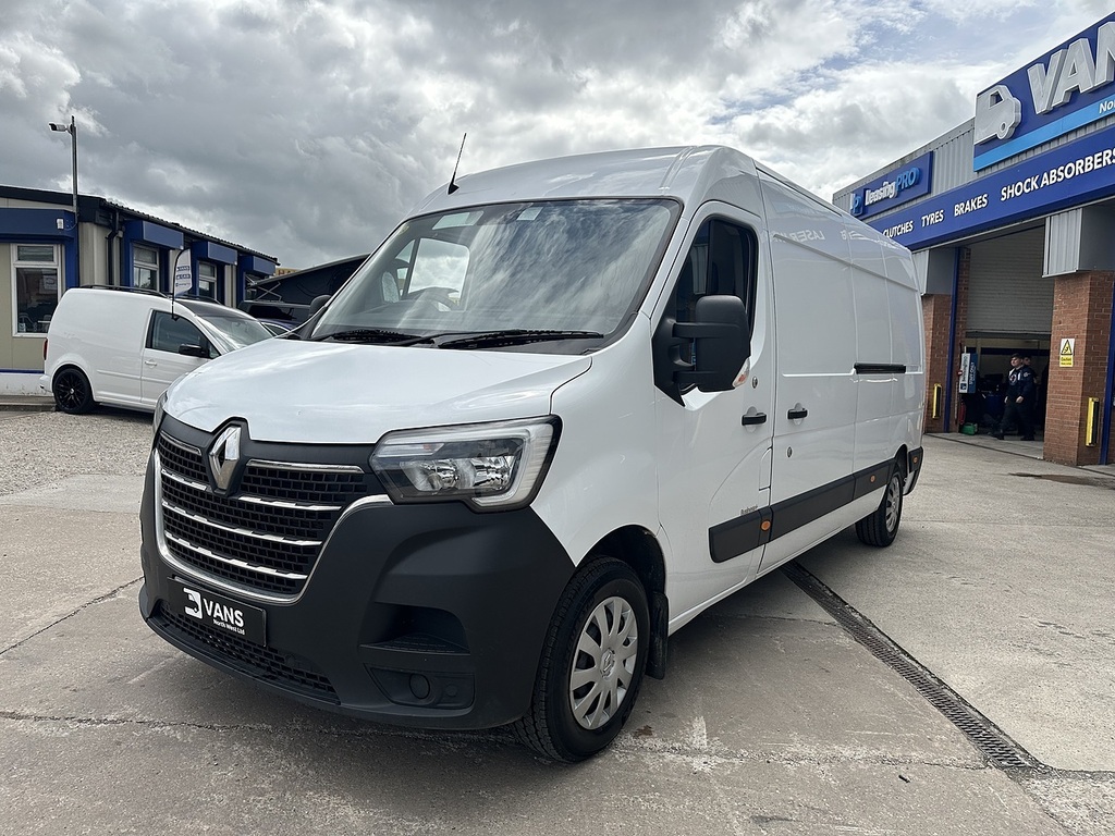 Renault Master Lm35 Blue Dci 135 Advance Medium Roof Van White #10