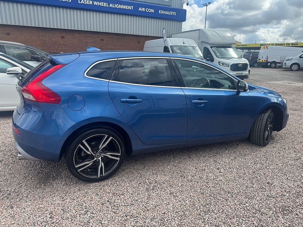 Volvo V40 D4 R-design Pro Blue #6