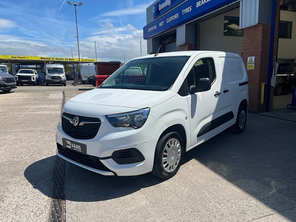 Vauxhall Combo Turbo D 2300 Sportive DL70DPY White #5