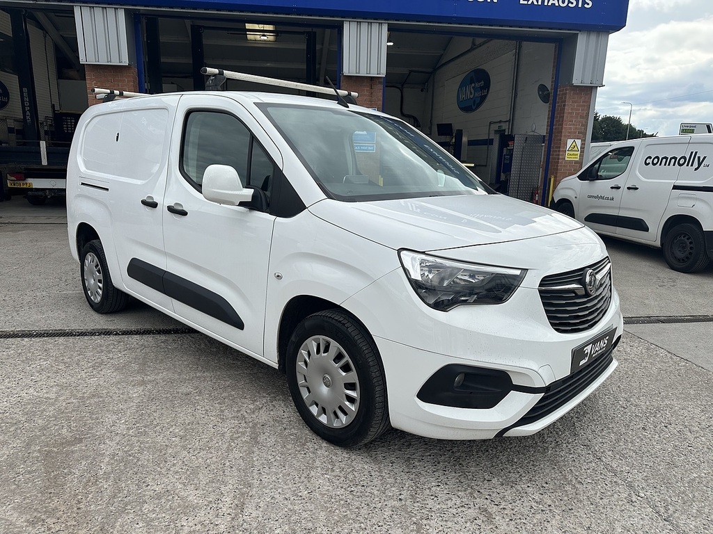 Vauxhall Combo Turbo D 2300 Sportive White