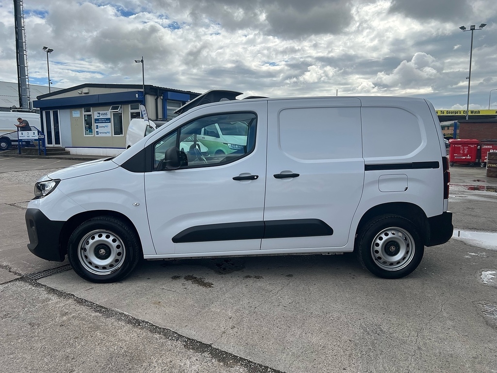 Vauxhall Combo Turbo D 2300 Prime DT24XAB White #5
