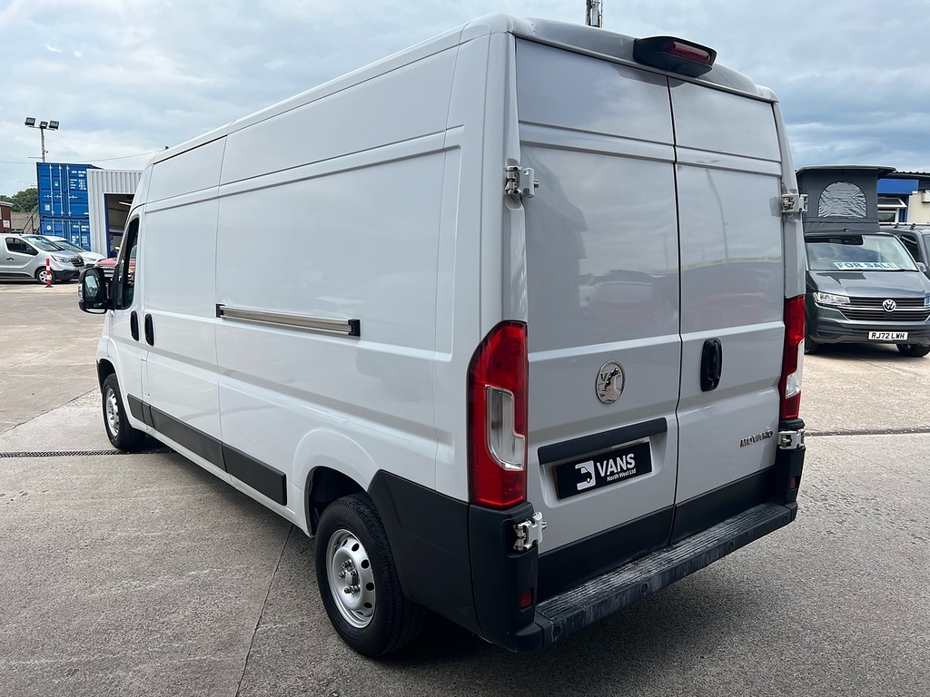 Vauxhall Movano Diesel White #8