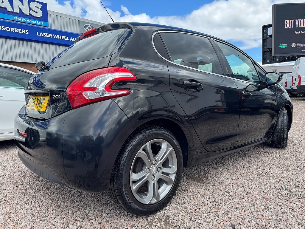 Peugeot 208 Vti Puretech Allure Black #5