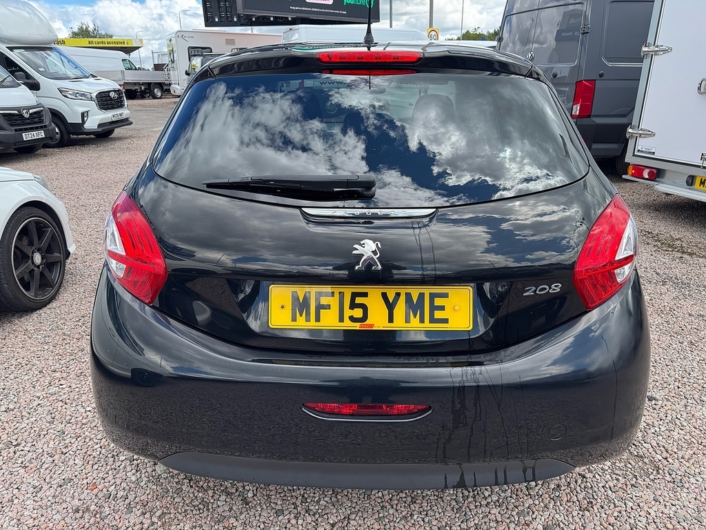 Peugeot 208 Vti Puretech Allure Black #4