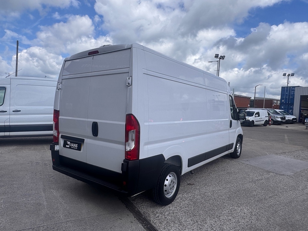 Vauxhall Movano Cdti 3500 Biturbo Dynamic White #3