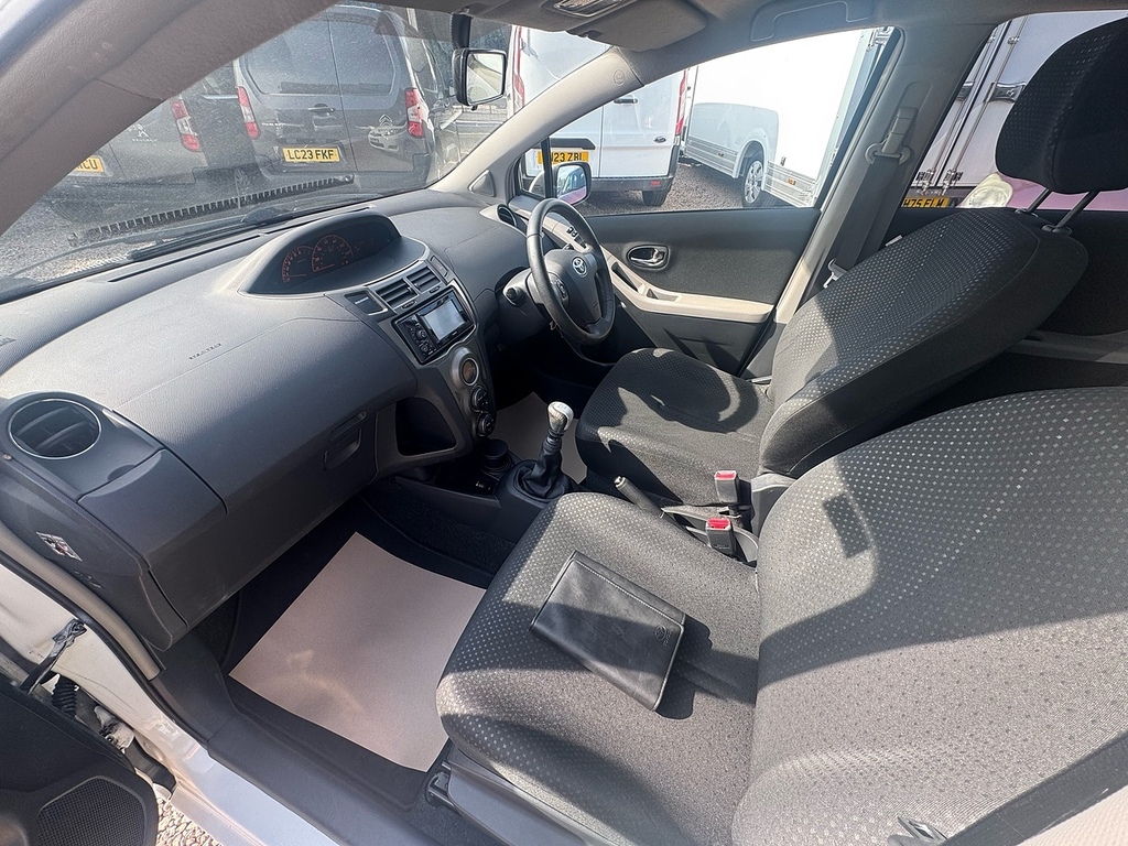 Toyota Yaris  Blue #22