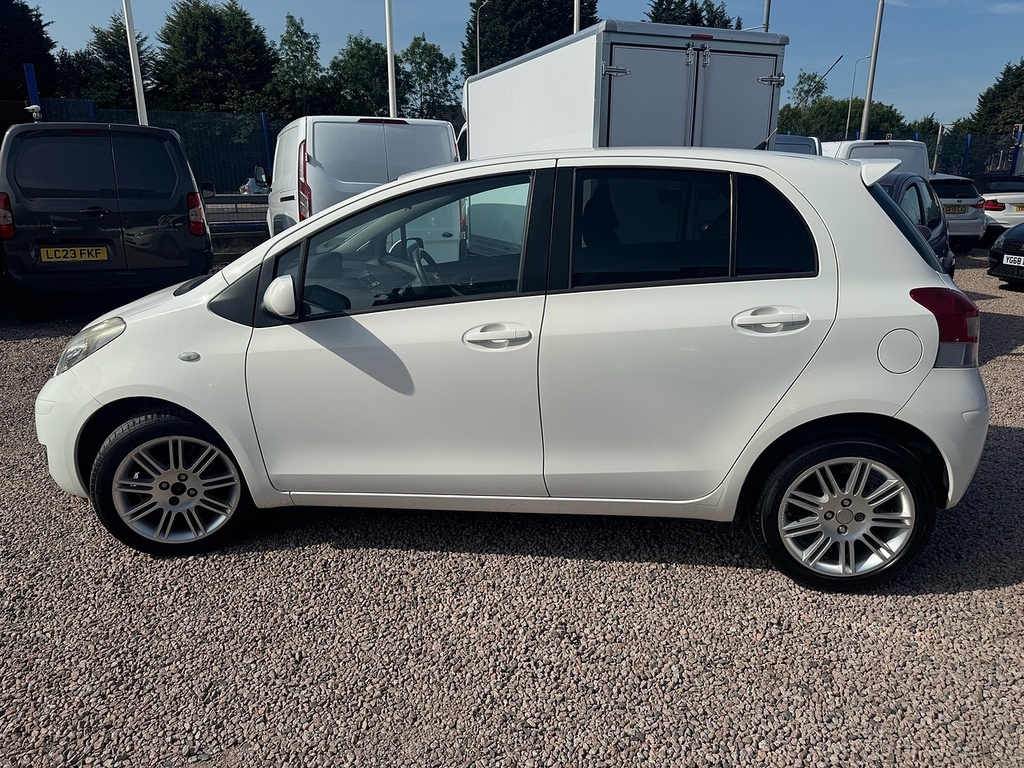 Toyota Yaris  Blue #11