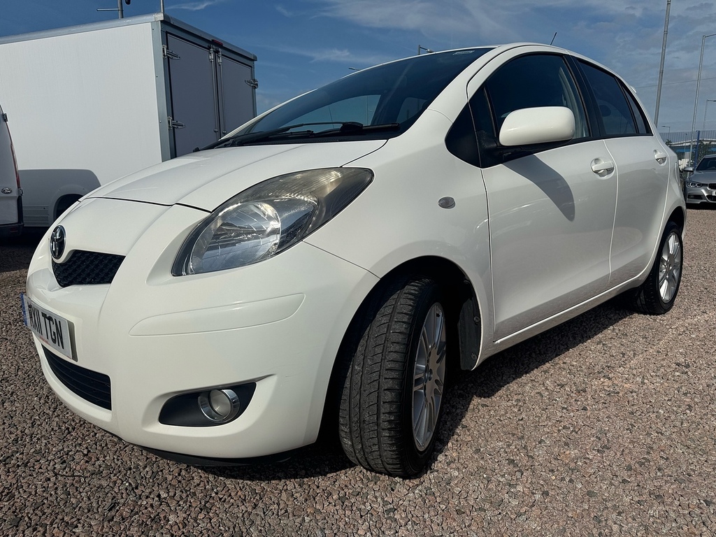 Toyota Yaris  Blue #9