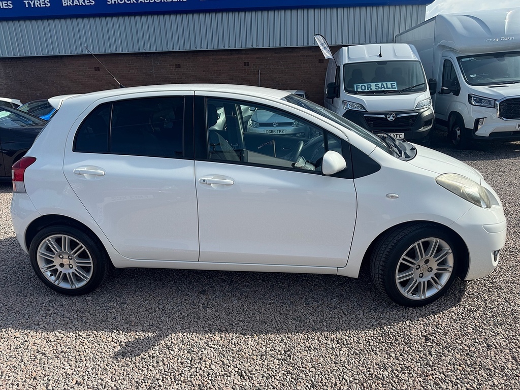 Toyota Yaris Dual Vvt-i Sr White #3