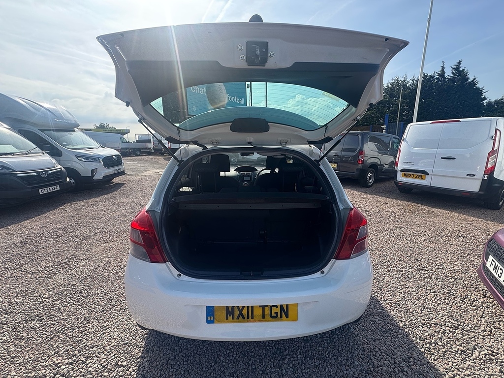 Toyota Yaris  Blue #16