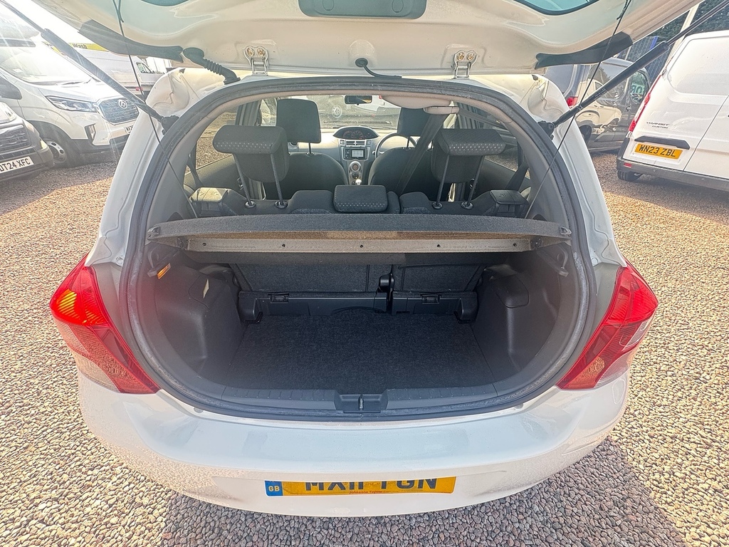 Toyota Yaris  Blue #15