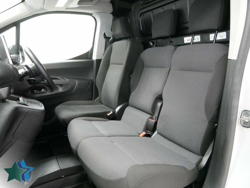 Toyota Proace City 1.5L Bluehdi Design Short Panel Van Aut White #3