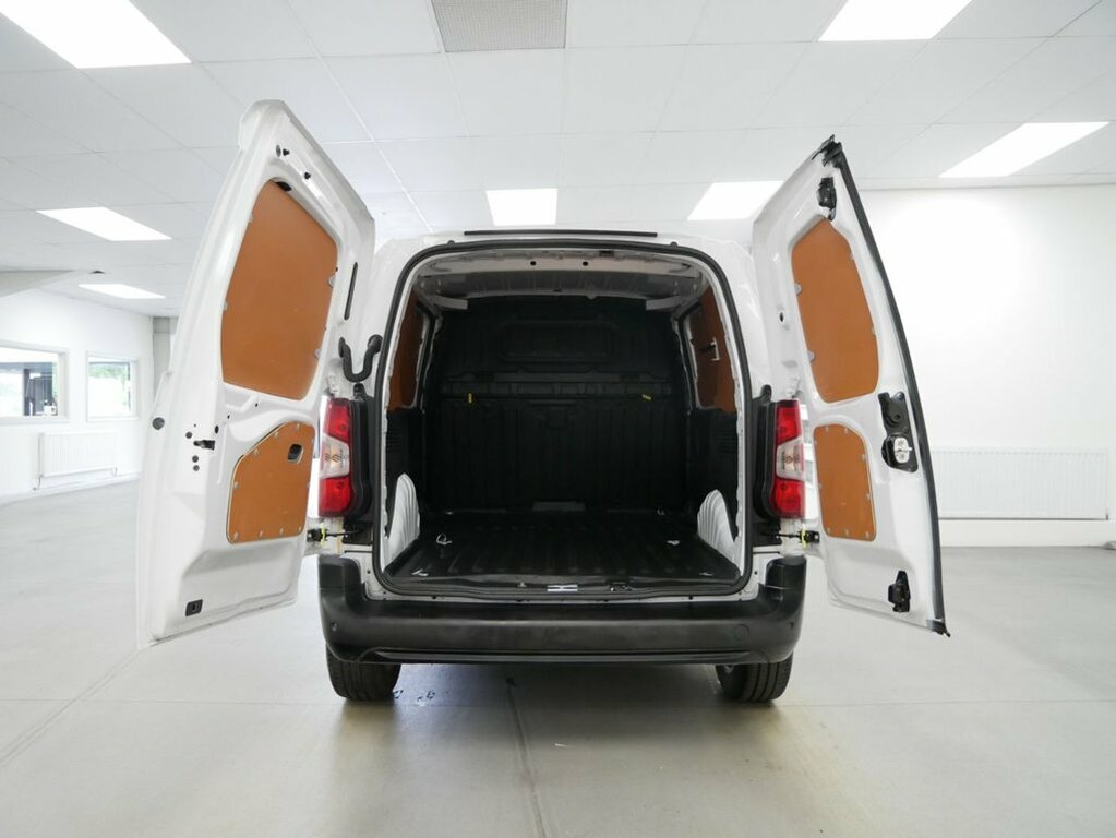 Toyota Proace City 1.5L Bluehdi Design Short Panel Van Aut White #5