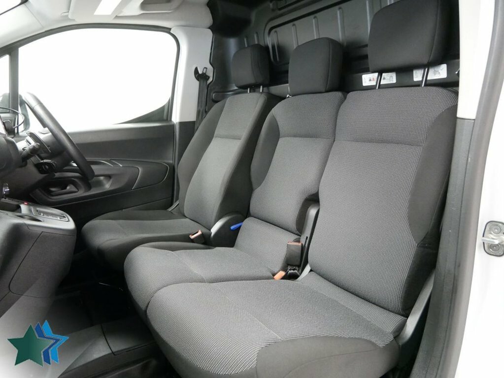 Toyota Proace City 1.5L Bluehdi Design Short Panel Van Aut White #3