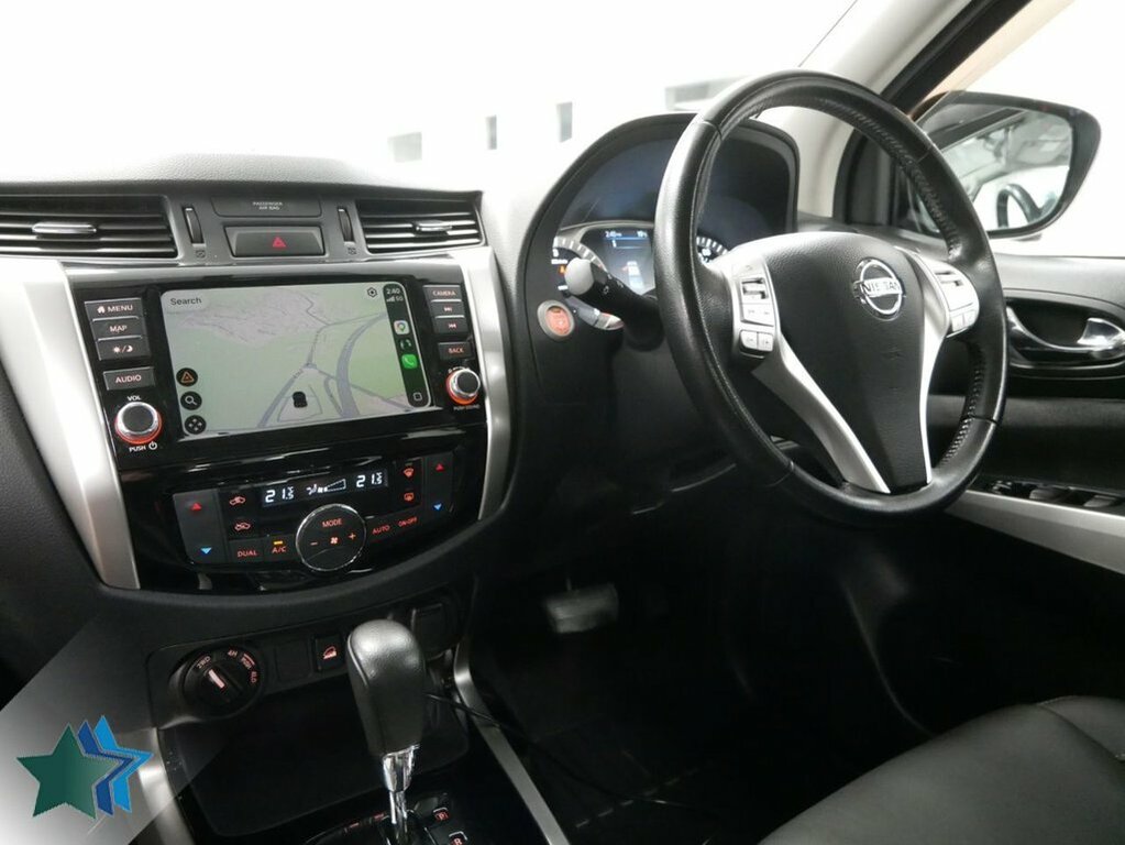 Nissan Navara 2.3L Dci N-guard Pickup Double Cab Black #3