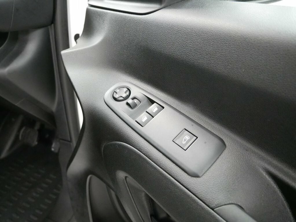 Citroen Berlingo 1.5 Bluehdi 950Kg Driver 130Ps Eat8 Start Stop Grey #26