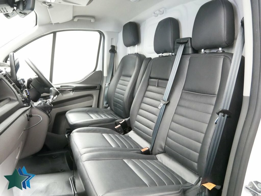 Ford Transit Custom 2L 2.0 300 Ecoblue Trail Panel Van Manu HV23VJC White #3