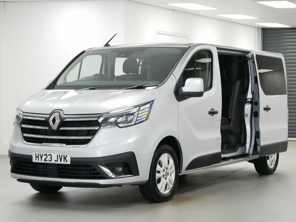 Renault Trafic 2L 2.0 Dci Blue Ll30 Sport Crew Van Double Cab 6Dr Grey