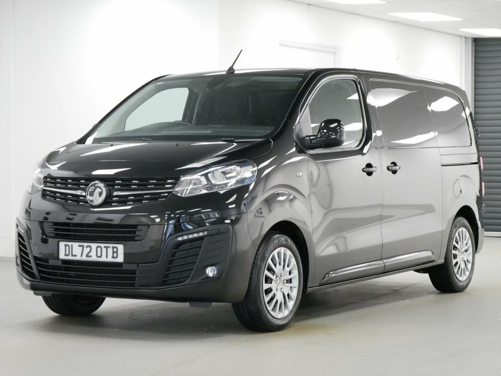 Vauxhall Vivaro 1.5L Turbo D 2700 Pro Panel Van 6Dr Black