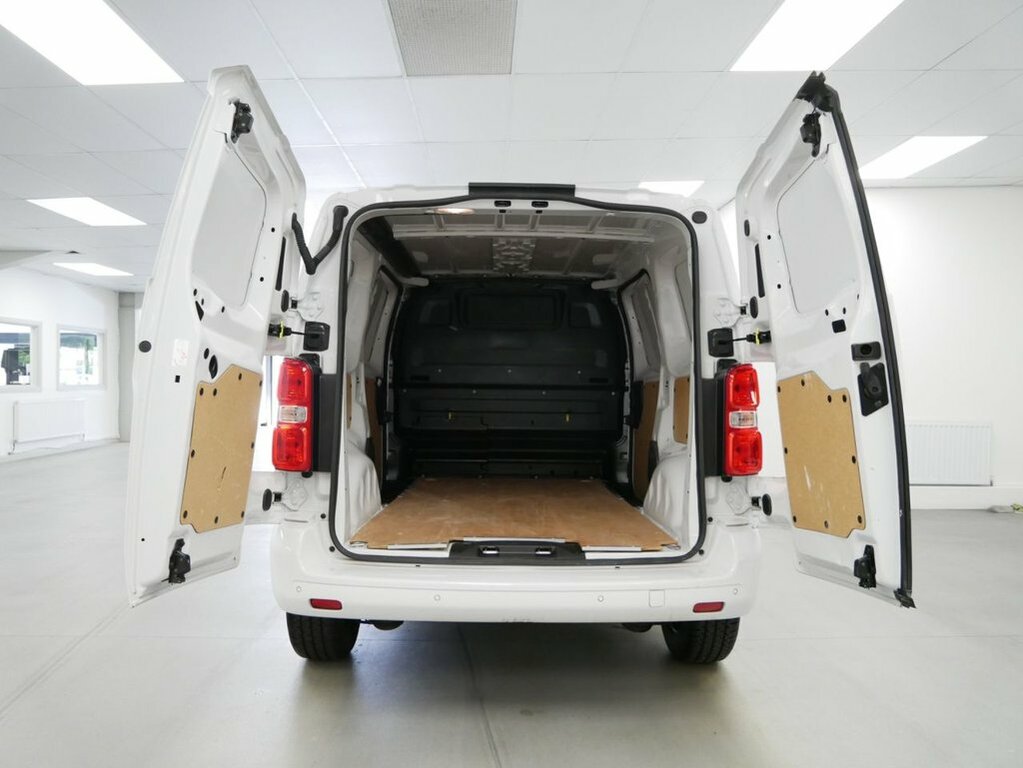 Vauxhall Vivaro 1.5L Turbo D 2900 Pro Panel Van 6Dr White #3