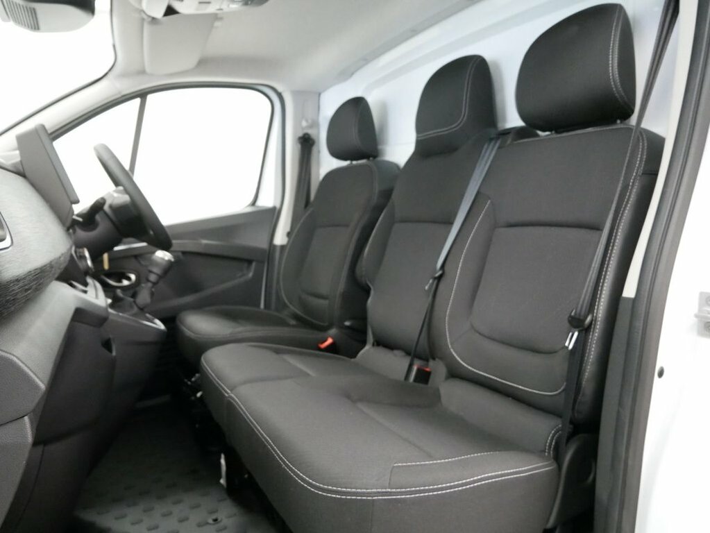Renault Trafic Mpv White #3