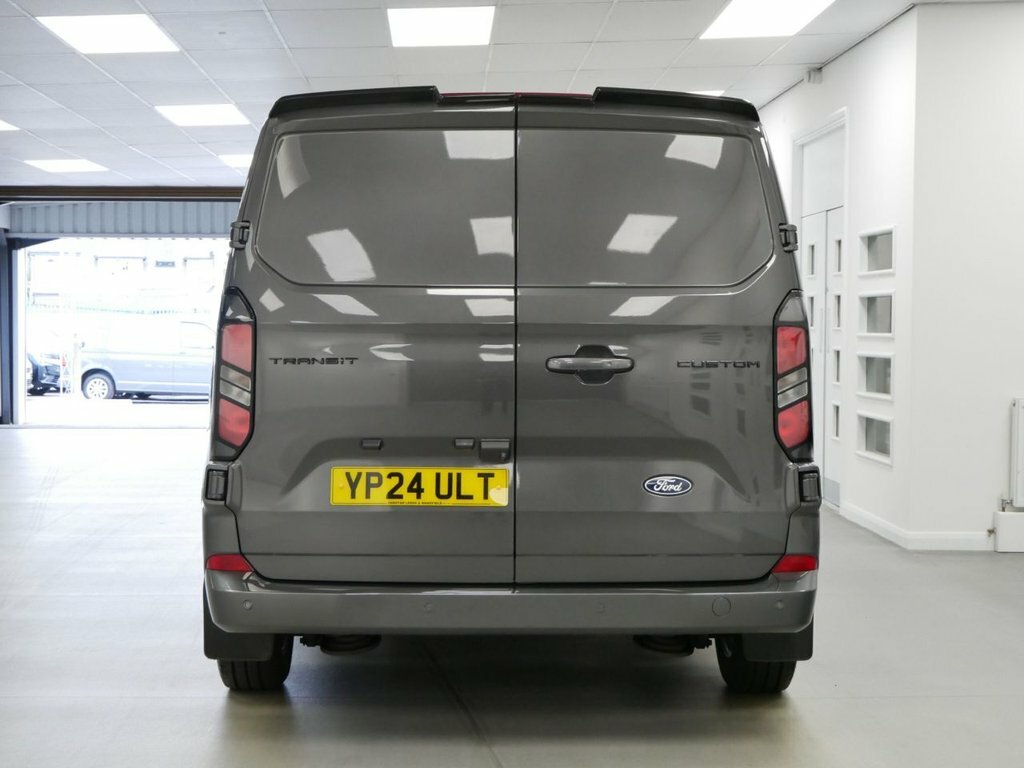 Ford Transit Custom 300 Lwb 2.0 Tdci Limited 136Ps White #10