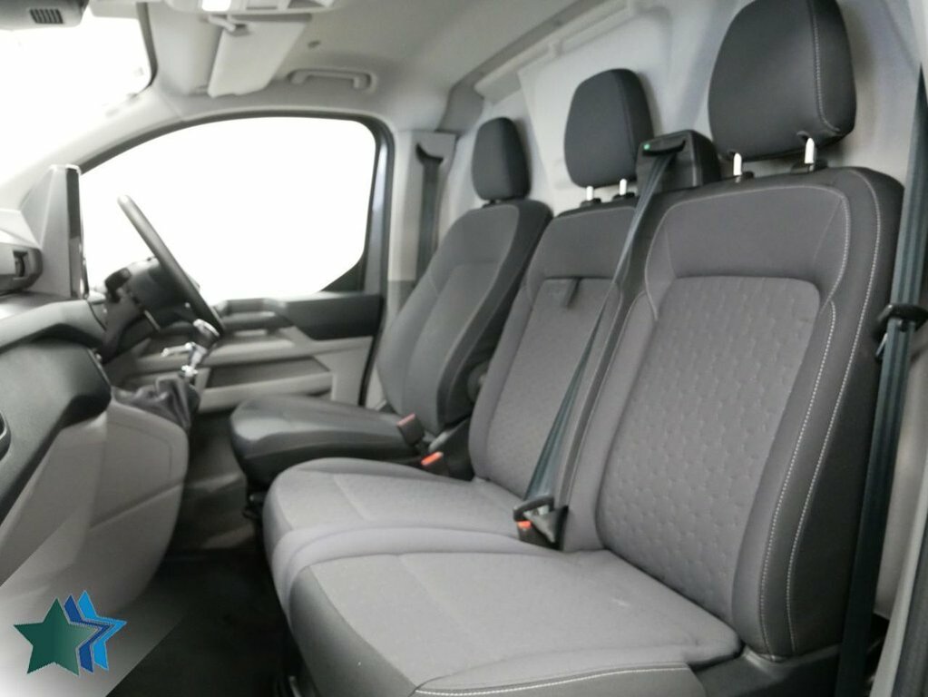 Ford Transit Custom 300 Lwb 2.0 Tdci Limited 136Ps White #3