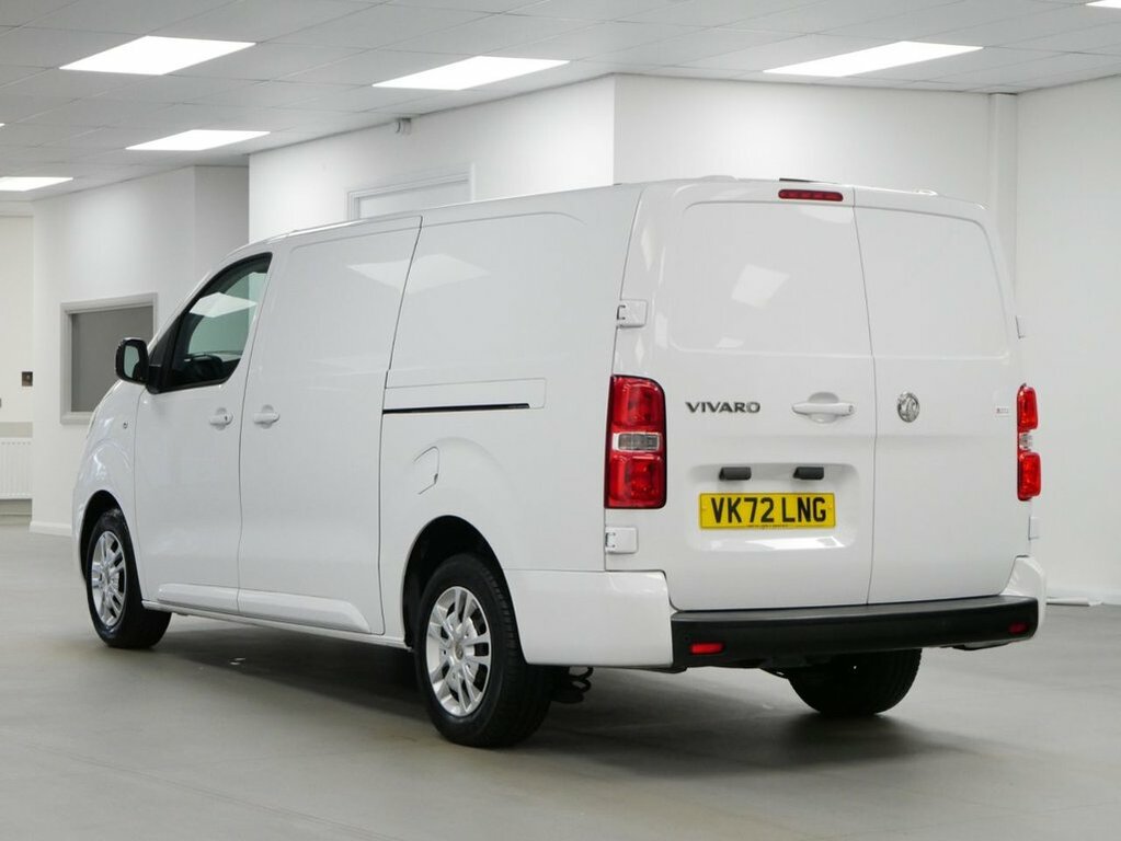Vauxhall Vivaro Dynamic White #9
