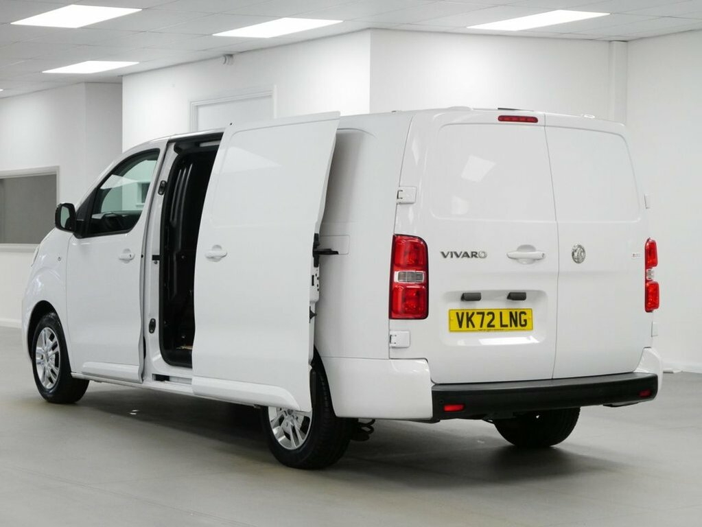 Vauxhall Vivaro Dynamic White #23