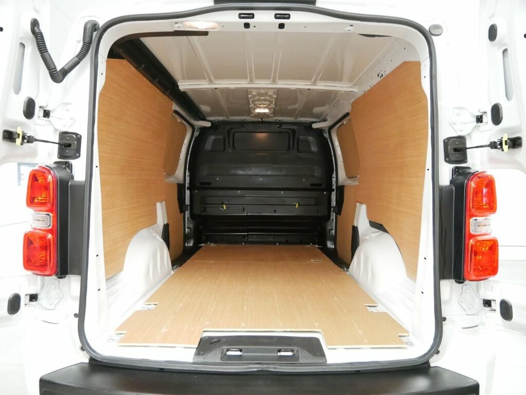 Vauxhall Vivaro Dynamic White #26
