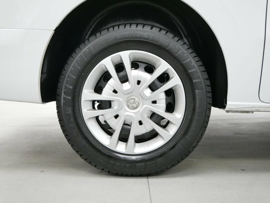 Vauxhall Vivaro Dynamic White #25