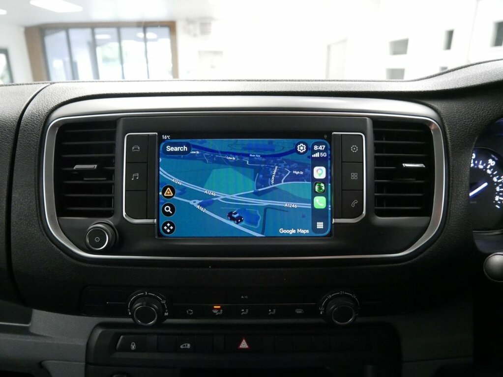 Vauxhall Vivaro Dynamic White #16
