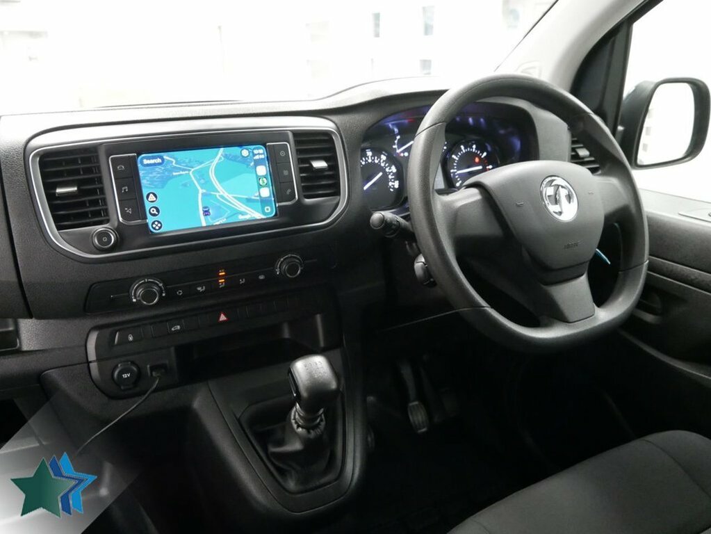 Vauxhall Vivaro 1.5L Turbo D 2700 Pro Panel Van 6Dr Grey #2