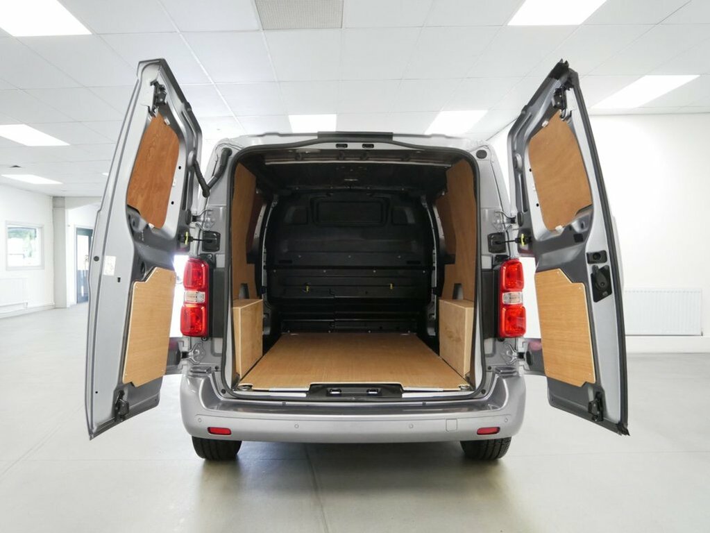 Vauxhall Vivaro 1.5L Turbo D 2700 Pro Panel Van 6Dr Grey #3