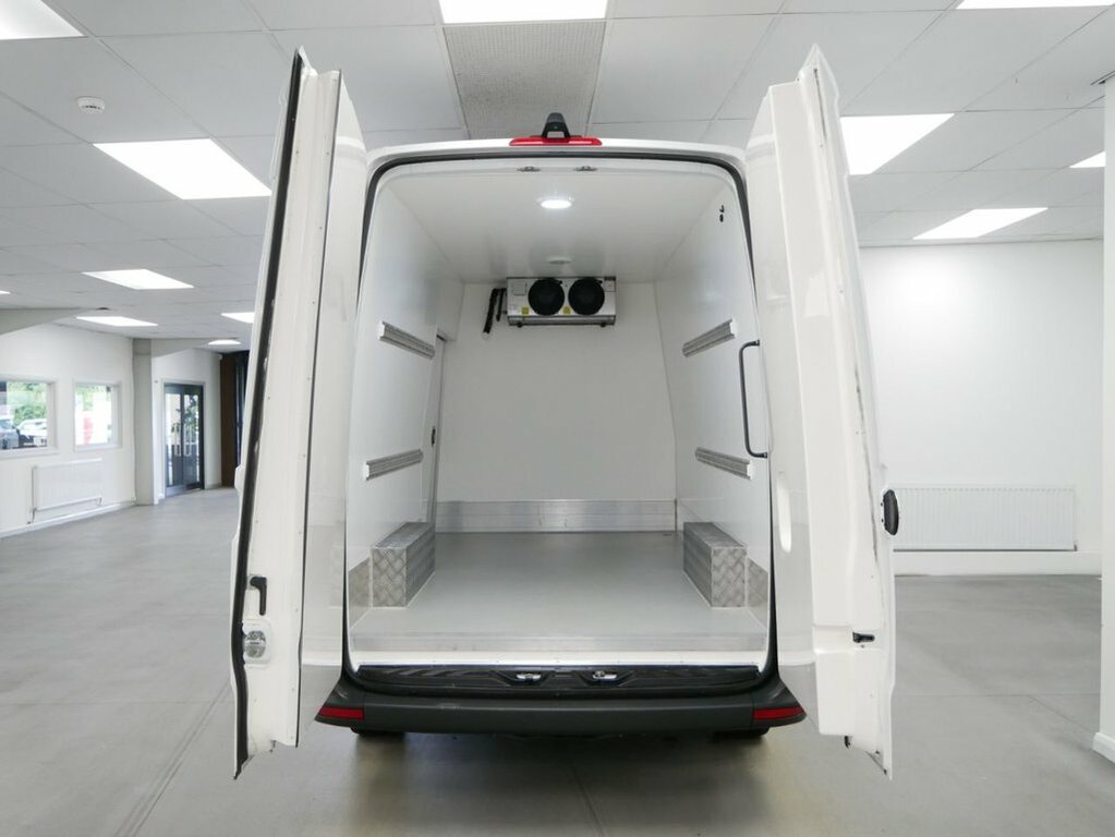 Mercedes-Benz Sprinter 2L 2.0 315 Cdi Pro Panel Van Rwd White #3