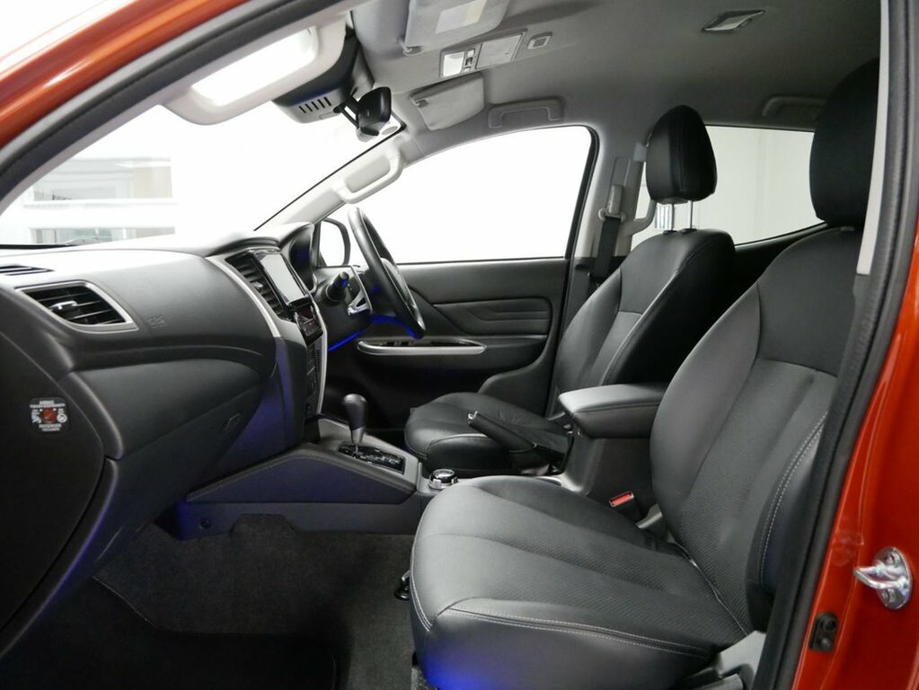 Mitsubishi L200 Double Cab Di-d 150 Barbarian 4Wd Silver #24