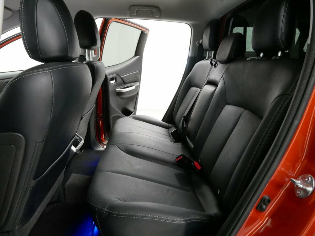 Mitsubishi L200 Double Cab Di-d 150 Barbarian 4Wd Silver #32