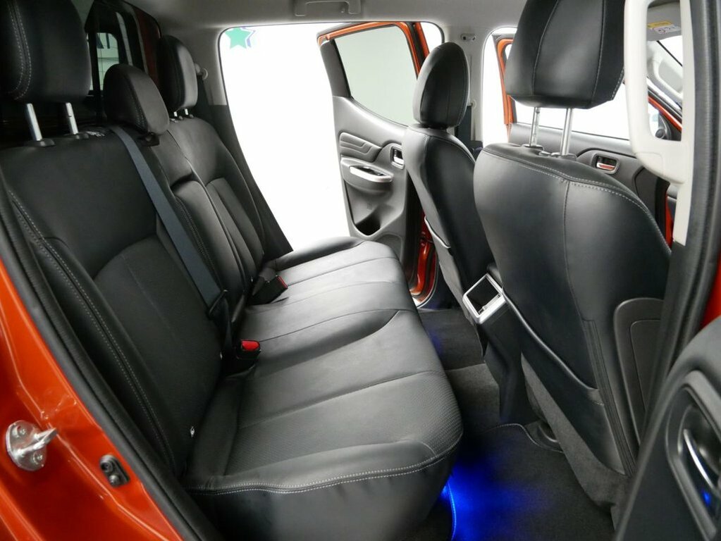 Mitsubishi L200 Double Cab Di-d 150 Barbarian 4Wd Silver #30