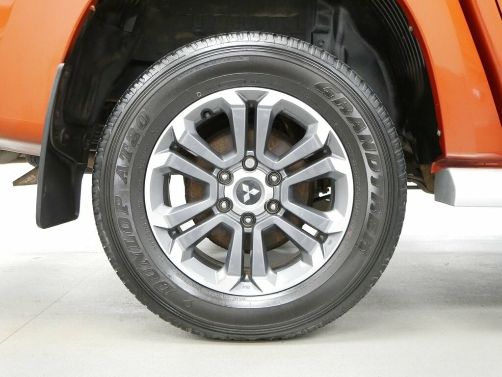 Mitsubishi L200 Double Cab Di-d 150 Barbarian 4Wd Silver #27