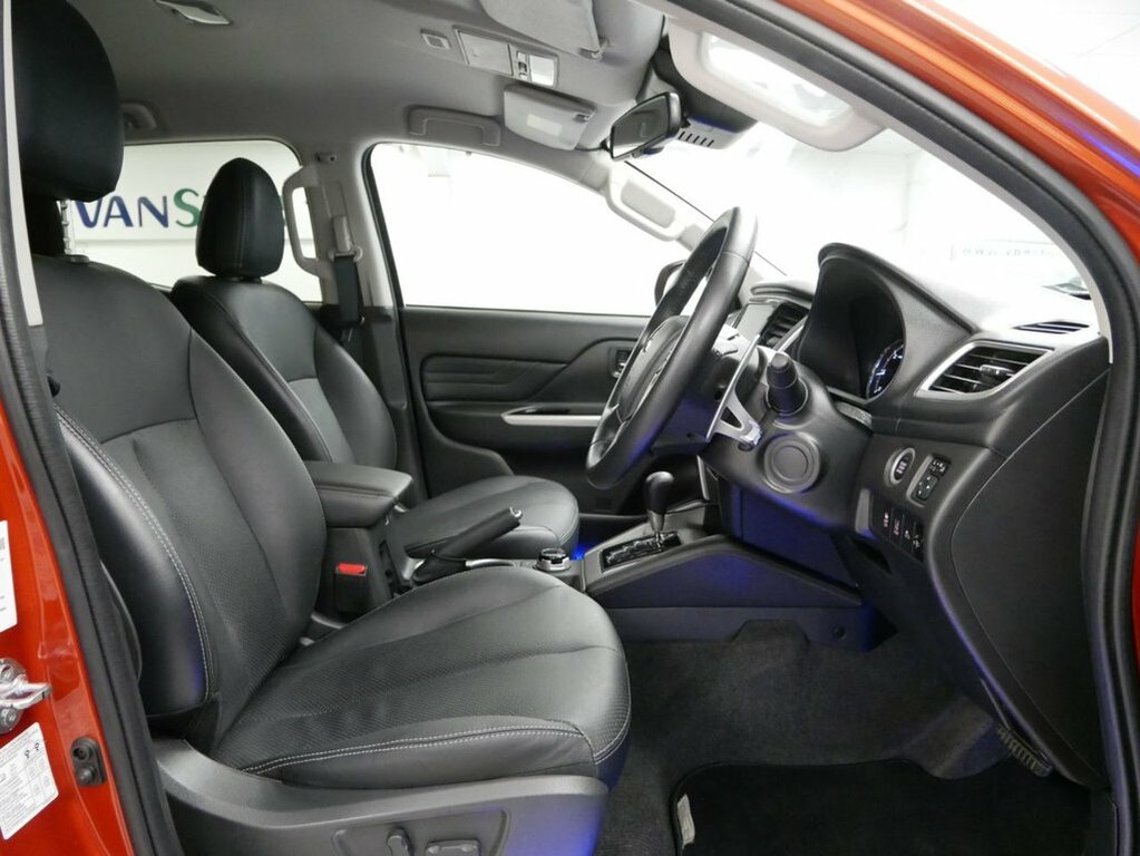 Mitsubishi L200 Double Cab Di-d 150 Barbarian 4Wd Silver #16