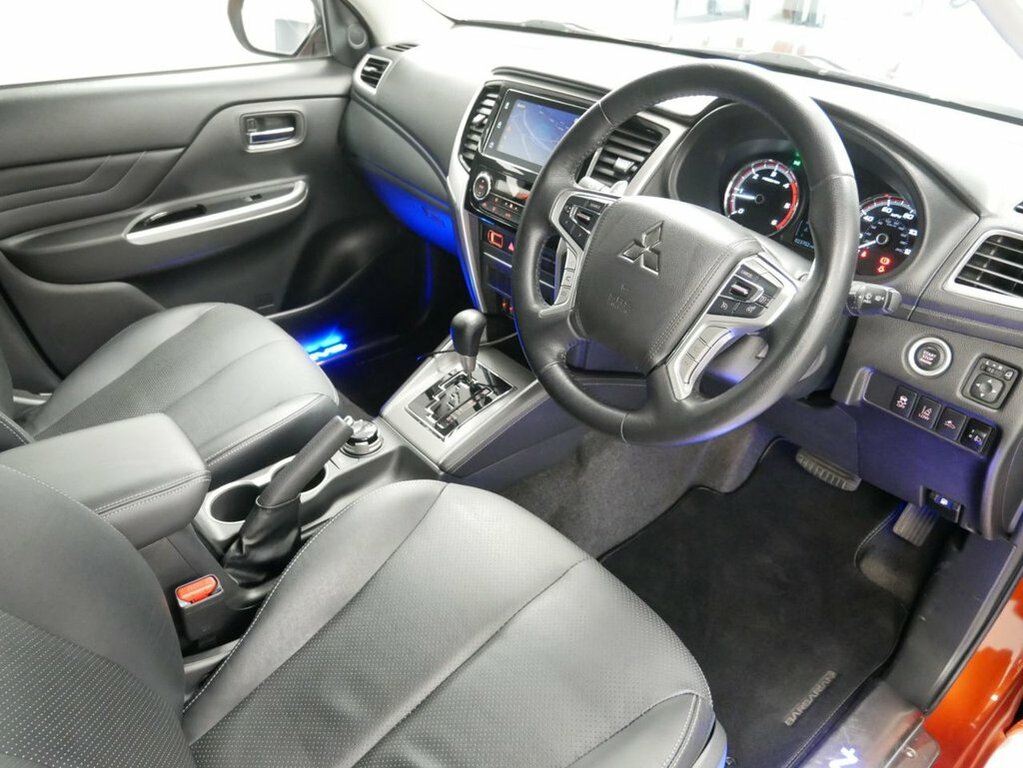 Mitsubishi L200 Double Cab Di-d 150 Barbarian 4Wd Silver #14